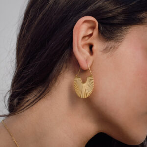 Tori earrings in gold